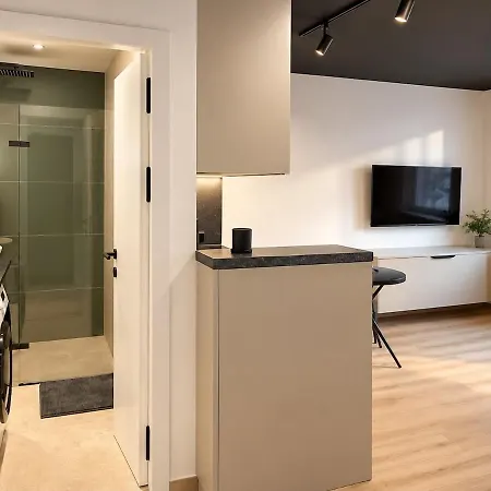 Design Near Centre With Fast Wi-fi And Parking Presov